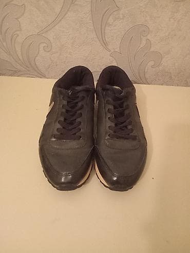 rezin cekmeler: Gencede satilir orginal Nike krasofka Moskvadan alinib - Rəng: qara — 3