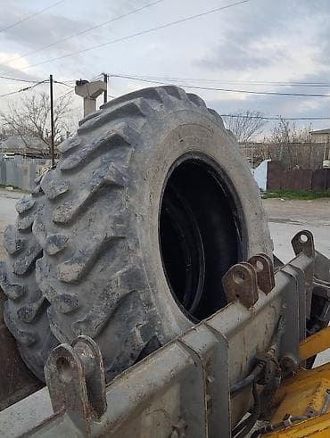 traktor teker: Aqrar texnika üçün iri ölçülü şinlər - Ölçü: 16.9‑28 - Növ: kənd — 1