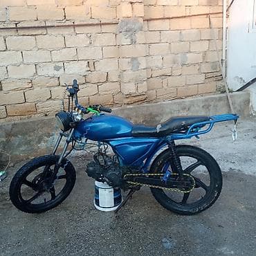 disk mercedes: Çərçivəsi və kuzovu xüsusi mavi rəngdə boyanmış yüngül motosiklet — 2