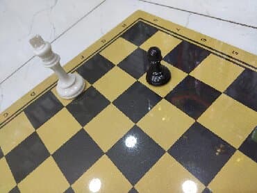 metbex ucun alcipan fiqurlari: Şahmat lövhəsi və şahmat daşı ilə birlikdə. Metrolara və şəhərdaxili — 2