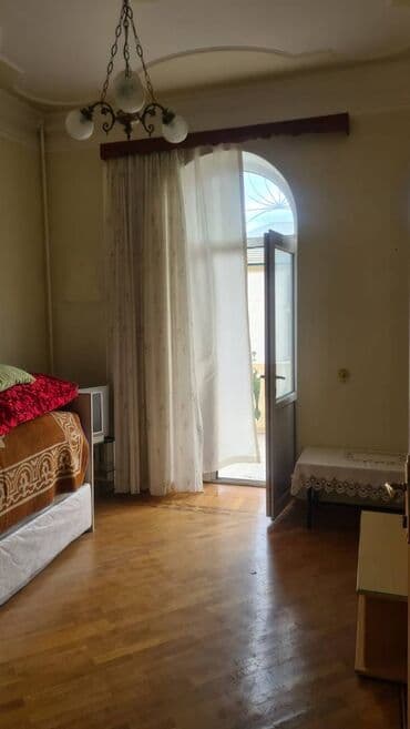 xacmaz obyekt: Badamdar da Hərbi qospitalın yanında 6 sotun içində olan 2 mərtəbli 5 — 13