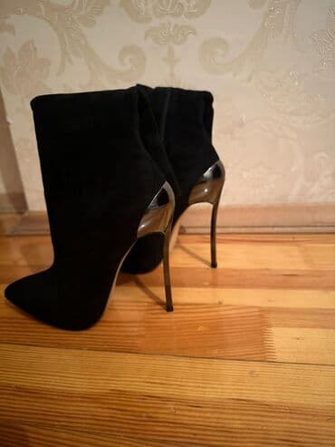 бус сапог грузовой в бишкеке: Ölçü: 36, rəng - Qara, Yeni — 2