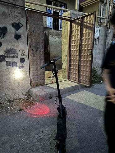 elektro scuter: ​Akkumulyator: Yenidir (təzə dəyişilib), enerjini əla saxlayır — 8