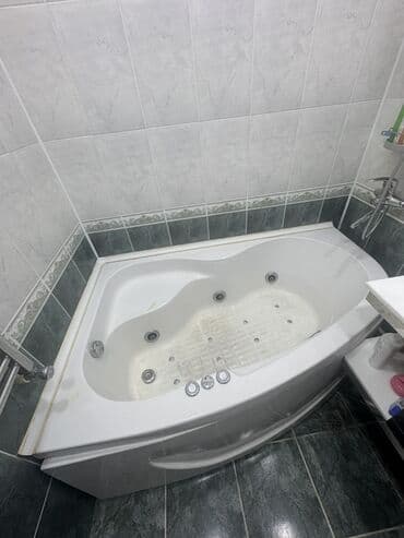 hamam ehmedli: Ağ rəngdə, küncə yerləşən, hidromasaj funksiyalı cakkuzi.en genis — 2