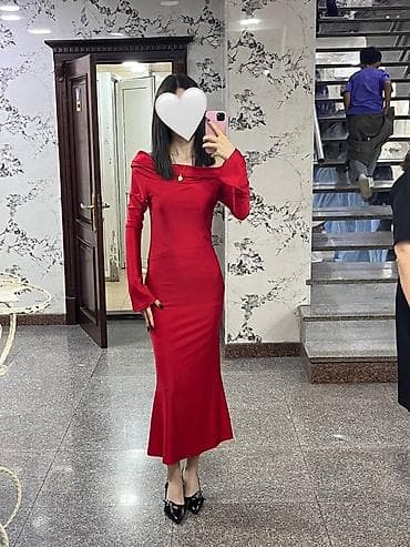 Qadın geyimləri dəsti – 4 fərqli model paltar 1) Qırmızı klassik don