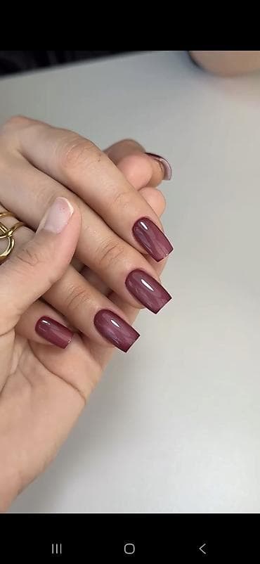 Qadınlar üçün manikür xidməti – gel laklı kvadrat forma dırnaqlar -