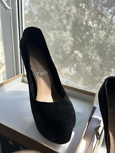 qirmizi ayaqqabilar: Qadın platformalı yüksək daban ayaqqabı - Rəng: qara - Material: süet — 3