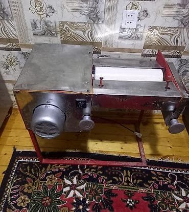 İstehsal avadanlığı: Lavaş açan tam işləkdir əla vəziyyətdə. 1000 man satılır. Bütün xəmir — 1