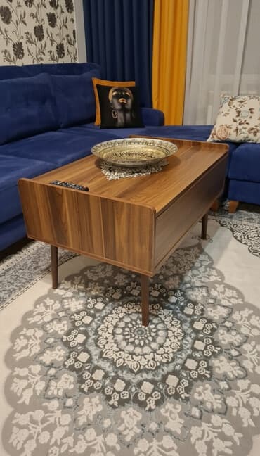 tek kravat islenmis: Yeni, Jurnal masası, Kredit yoxdur, Azərbaycan — 1