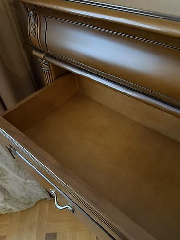 2 mertebe kiravat: İkinəfərlik çarpayı, 2 tumba — 10