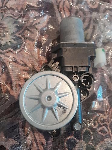 Прицепы: Mitsubishi L200 2023 Avtomobil üçün şüşəsilən (silecek) mexanizmi üçün — 1