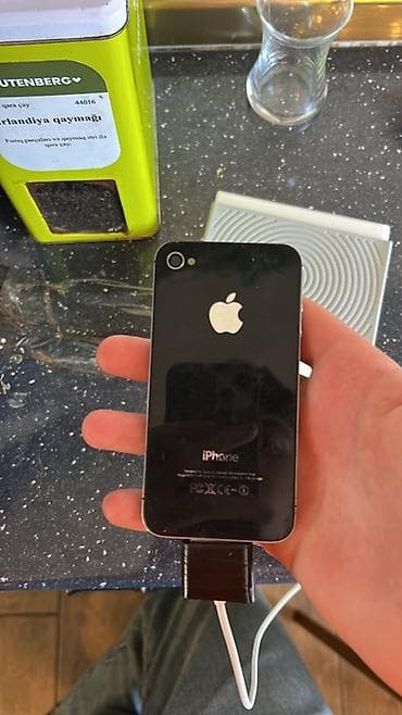 telefon ekran sekilleri 2023: IPhone 4, Qara — 3