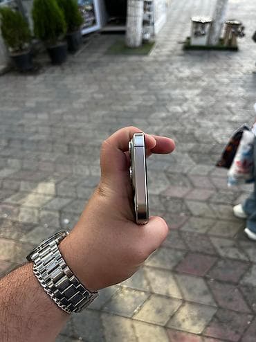 15 plus: IPhone 15 Pro, 128 GB, Natural Titanium, Face ID — 4