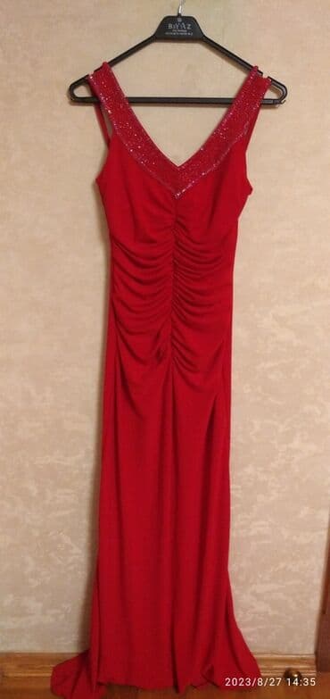 uzun qizil sirqalar: 1dəfə geyinilib, yüksək qiymətə alınıb — 1