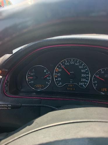 mersedes diski teker: Bağışlayın, bu təsvir üçün uyğun və təhlükəsiz bir məhsul və ya xidmət — 5