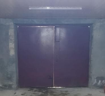 Dekorativ divar panelləri: Şveller karkaslı qaraj qapısı.

- En 250 sm, hündürlük 220 sm — 2