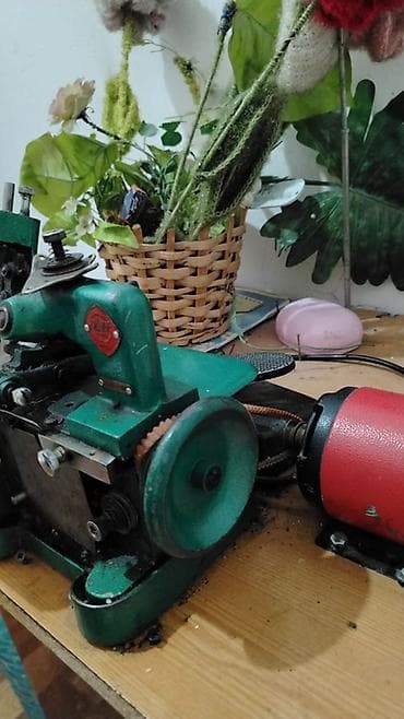 tikiş maş: Sənaye tipli overlok tikiş maşını Tam işlek - Mexaniki/elektrik — 2