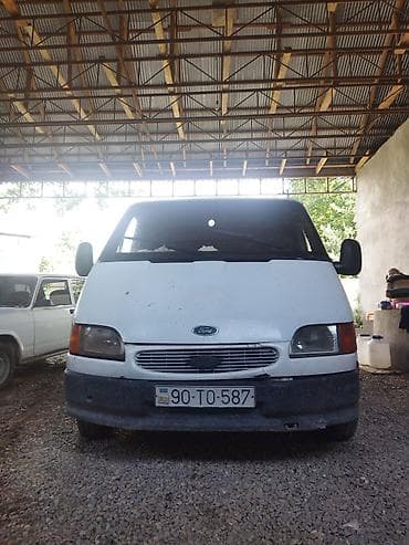 Ford Transit: 2.5 l | 1992 il 450000 km