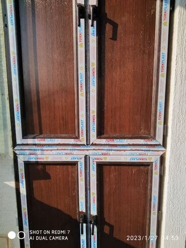 вешалка настенная в прихожую: Balkon üçün plastik şkafların yığılması və quraşdırılması Ağ rəngdə 90 — 2