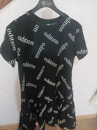 Женская одежда: Qara rəngli, qısaqoll, rahat kəsimli qadın paltarı. Bel xəttindən — 3