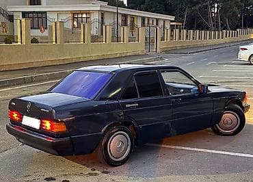 190 disk: Mercedes-Benz 190 (W201): 2 l | 1992 il Sedan — 4
