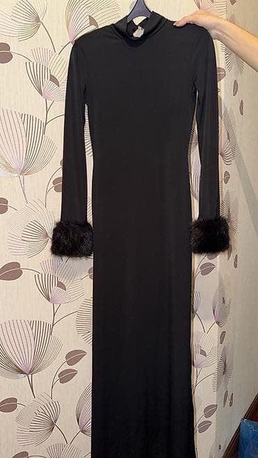 kurta: Bershka Qara uzun don.89m alinib.Xs S razmere gedir. - Model: bədənə — 2