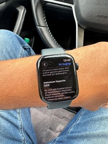 Smart saatlar: Apple Watch Series 9 – qara/alüminium korpus, silikon idman qayışı — 2