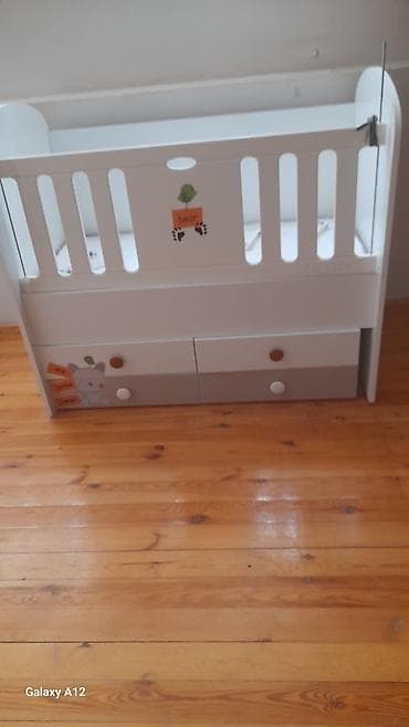 Beşiklər: Oğlan və qız üçün, Dördbucaq, Beşik, Matrassız, Yellənmə mexanizmsiz — 1