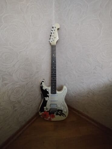 Электротранспорт: Elektro gitara az işlenib 220 azn — 1