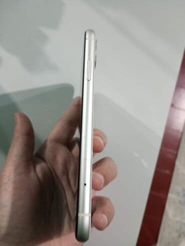 iphone 9s: IPhone 11, Ağ, Barmaq izi, Face ID — 3