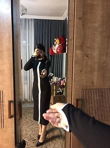 ayaqq: Qadın paltarı – qara rəngdə, zərif dizaynlı midi model - Uzunluğu — 1