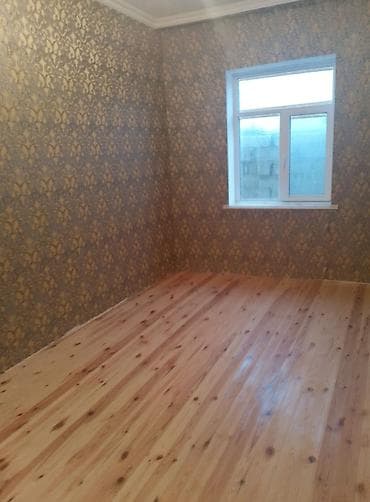 agsuda satilan evler: Yola Yaxın Məhəlləsi asvalt Marketin yanında yerleşir.Və 326 nömreli — 9