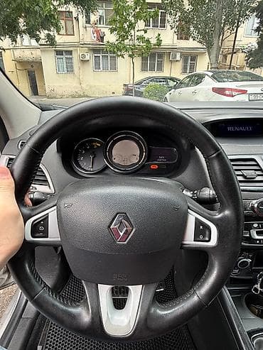Renault Megane: 1.5 l | 2012 il 31000 km Hetçbek — 7