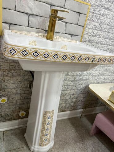 Duş başlıqları: Ağ rəngli, keramika ayaqlı yuyucu ləyəni. Ləyənin yuxarı hissəsində və — 1