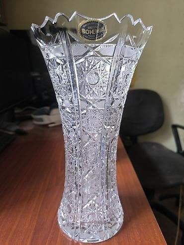Vazalar: Bir vaza, Xrustal — 1