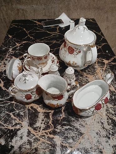 Porcelain servis dəsti – qızılı və qırmızı güllü naxış Zərif detallı — 2