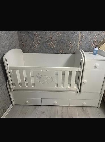 ev esyalari satisi: Oğlan və qız üçün, İşlənmiş, Dördbucaq, Beşik, Matras ilə, Yellənmə mexanizm ilə — 1