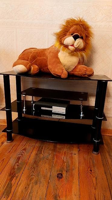 İşlənmiş, Düz TV altlığı, Polkalı, Şüşəli