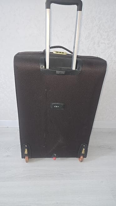 tote bag: Çamadan L ölçüdür.heç bir problemi yoxdur.butun zamokları ve tekerleri — 4