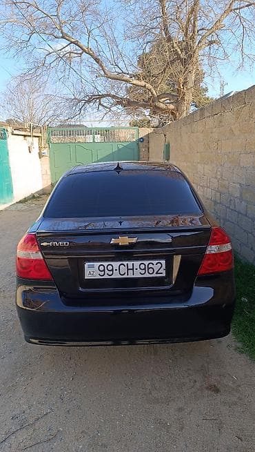 vaz 21 06 matoru: Chevrolet Aveo sedan – qara rəng, Azərbaycan nömrə nişanı 99-CH-962 — 2