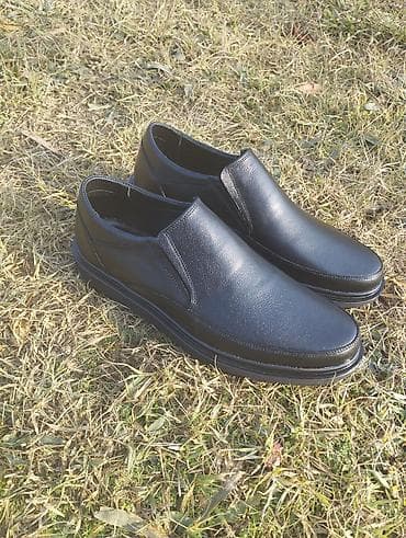 kişi botu: Kişi üçün slip-on tipli klassik ayaqqabı - Rəng: qara - Model: kruq — 1