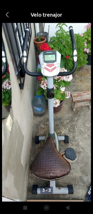 велотренажер купить в баку: LifeGear velo-trenajor - Stasionar velosiped tipli trenajor - Ön — 3