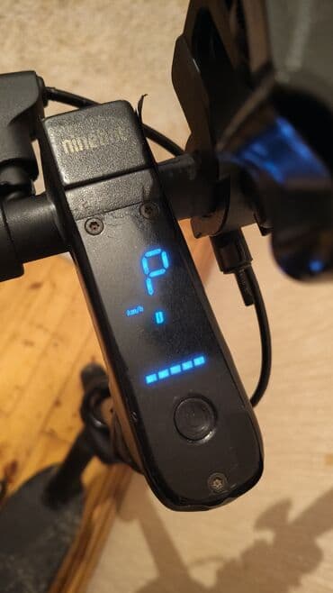 elekdirikli sukuter: İşlənmiş Elektrik samokat 10", 351 - 500 Vt, 16 - 25 km/s, Ünvandan götürmə, Pulsuz çatdırılma, Ödənişli çatdırılma — 2