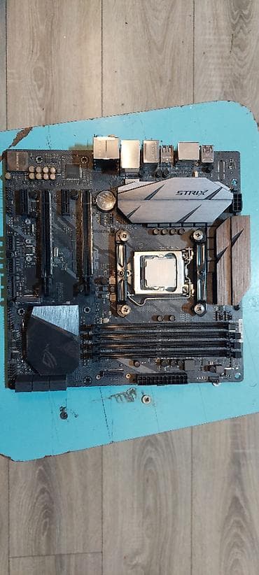 1155 plata: Ana Platası Asus ROG Strix Z370, İşlənmiş — 1