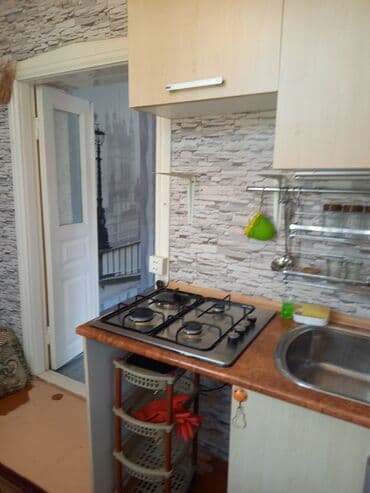 qarayevde 1 otaqli kiraye evler: 27 kv. m, 2 otaqlı — 9