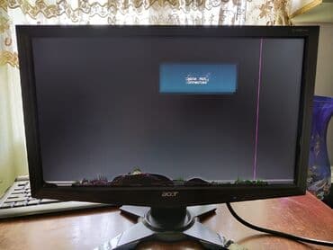 Monitorlar: Acer brendinə məxsus qara rəngli monitor. Bu monitor kompüterlər və ya