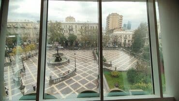 nerimanov icare obyekt: 28 may metrosuna yaxın plazanın icində 35kv sahəsi olan əşyali ofis — 3