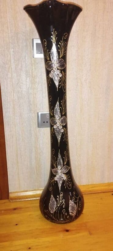 islenmis bak: Bir vaza — 2