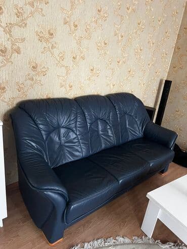 продажа дивана бу: Диван, Б/у, Нераскладной, Без подьемного механизма, Кожа, Нет доставки — 1