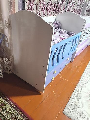 Beşiklər: Oğlan üçün, İşlənmiş, Dördbucaq, Beşik, Dəstsiz, Matras ilə, Yellənmə mexanizm ilə — 2